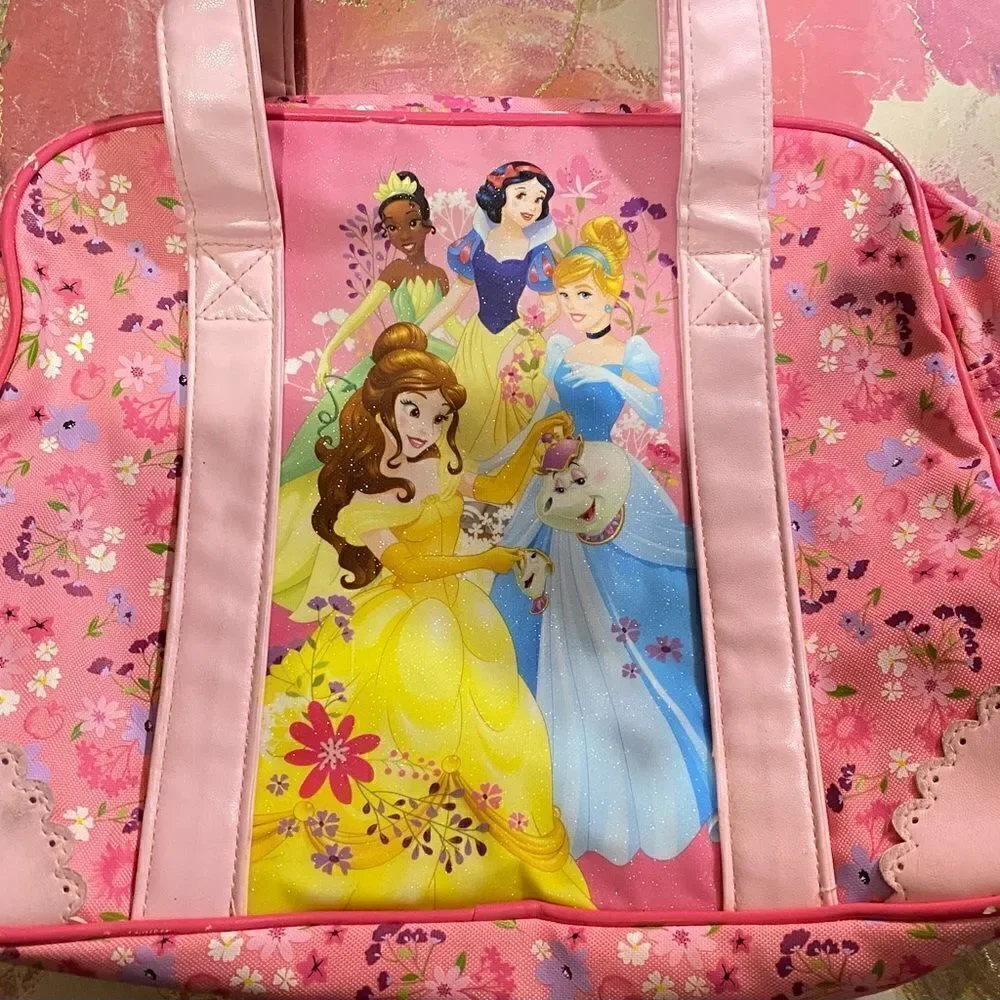🎀Disney Store Princess LG Pink overnight Duffel bag crossbody 🛍️